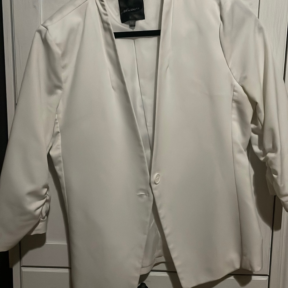 Dynamite size M rouched 3/4 sleeved blazer. Excellent used condition.